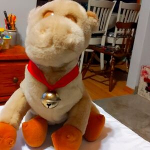 applause plush camel